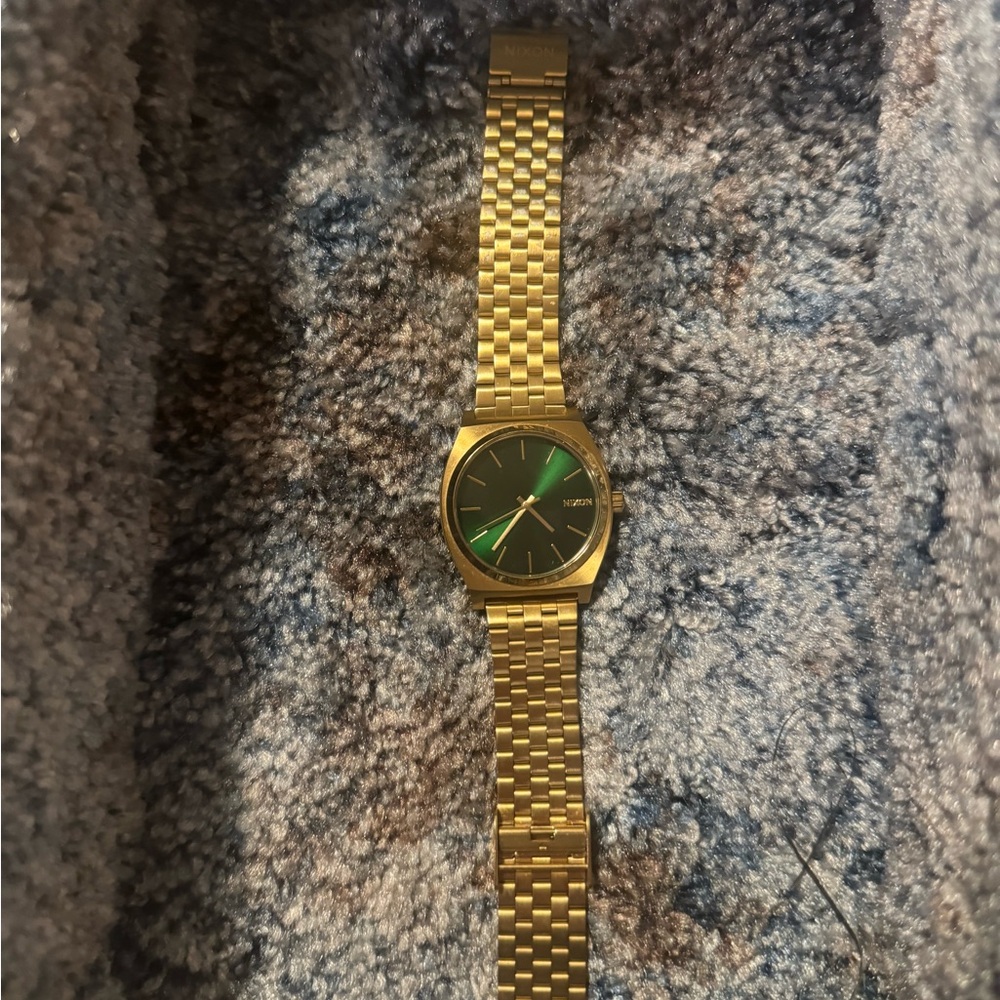 Nixon Watch